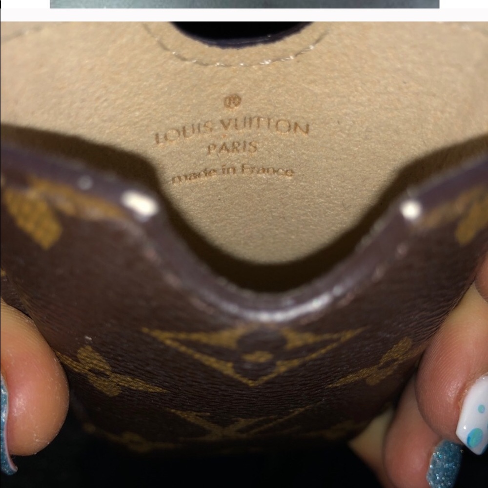 Louis Vuitton Multi Purpose Pouch - Picture 3 of 8